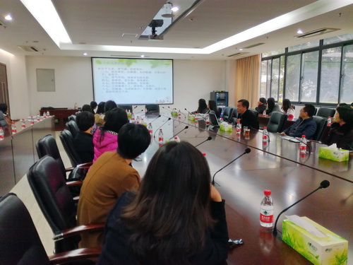 创业中心举办女职工健康讲座